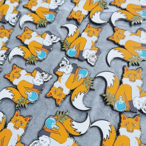 Custom 2inch Fox Enamel Pins screen print animal metal pins unique design pins wholesale price 